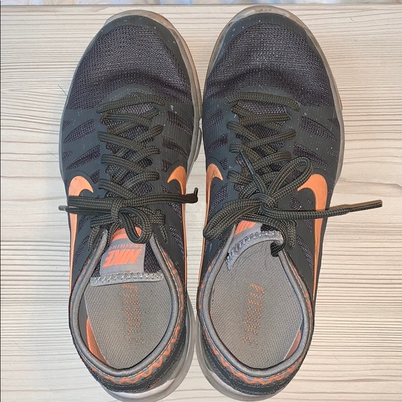 Nike Workout Shoes - Picture 1 of 4